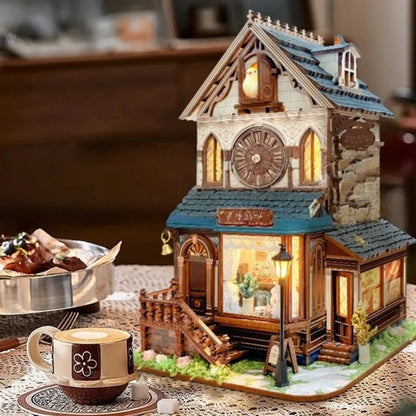 Seitliche Ansicht des Miniature House - Cuckoo House mit gut sichtbaren Elementen