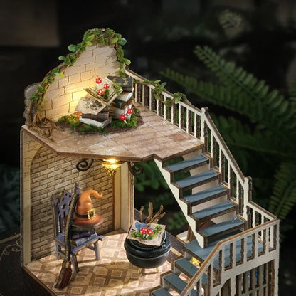 Detailansicht eines dekorativen Elements im Miniature House - Magic Workshop mit feinen Details
