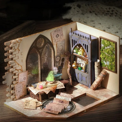 Detailansicht eines dekorativen Elements im Miniature House - Magic Workshop mit feinen Details