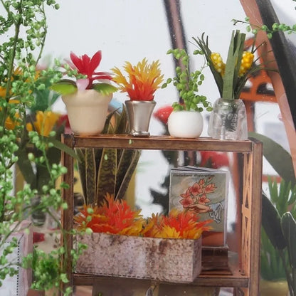 Detailansicht eines dekorativen Elements im Miniature House - Starry Sky Flower House mit feinen Details